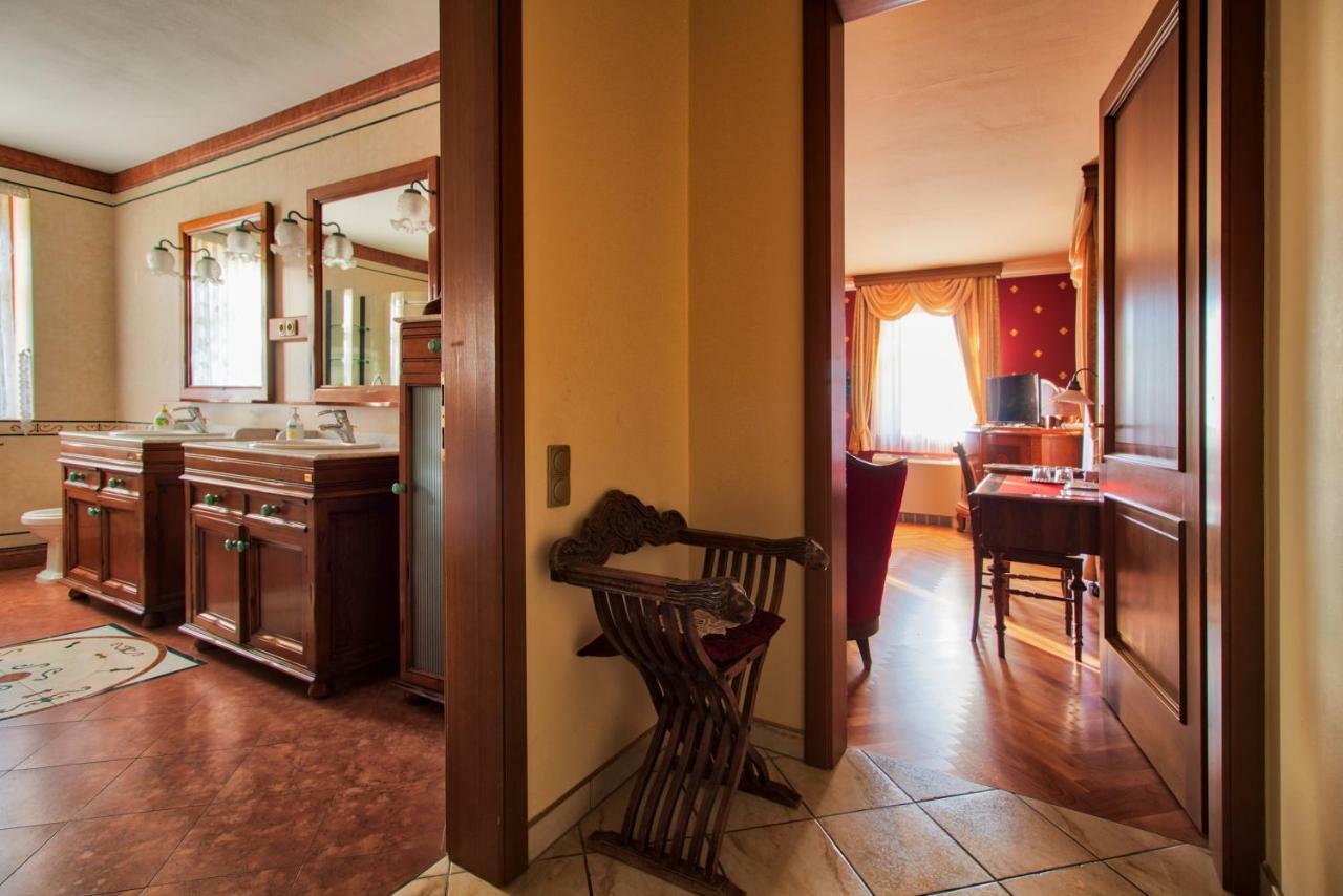 Palazzo Wellness Villa エゲル エクステリア 写真