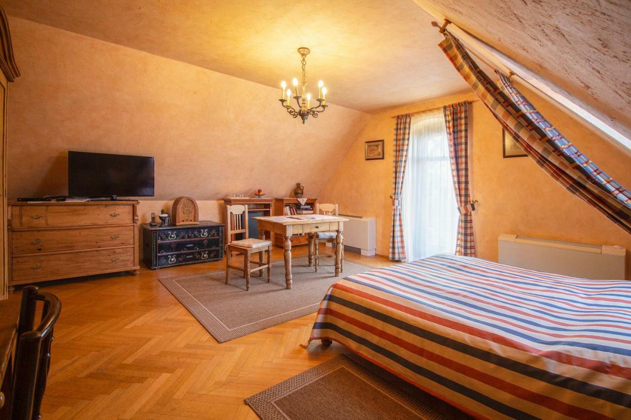 Palazzo Wellness Villa エゲル エクステリア 写真